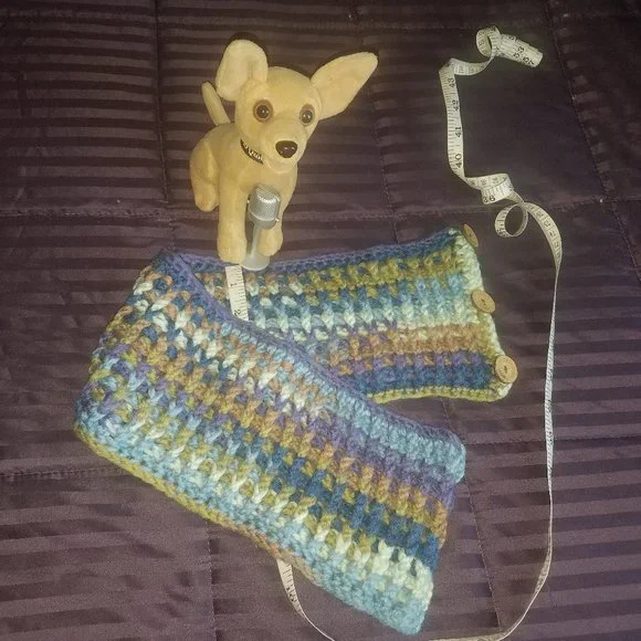 Handcrafted Multicolor 3 Button Cowl Neckwarmer - Mediumweight - Picture 8 of 8